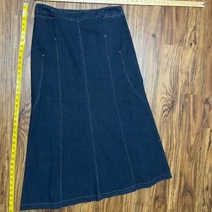 New Creations skirt. Size 14. Color: blue